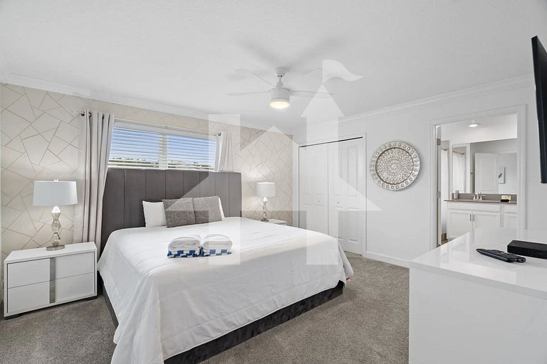 Vacation Home Near Disney, 4 bedrooms