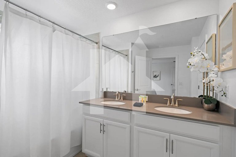 Vacation Home Near Disney, 4 bedrooms