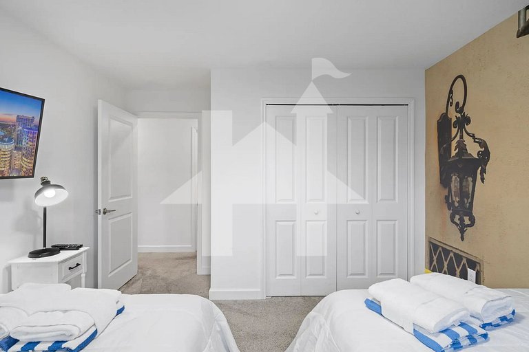 Vacation Home Near Disney, 4 bedrooms