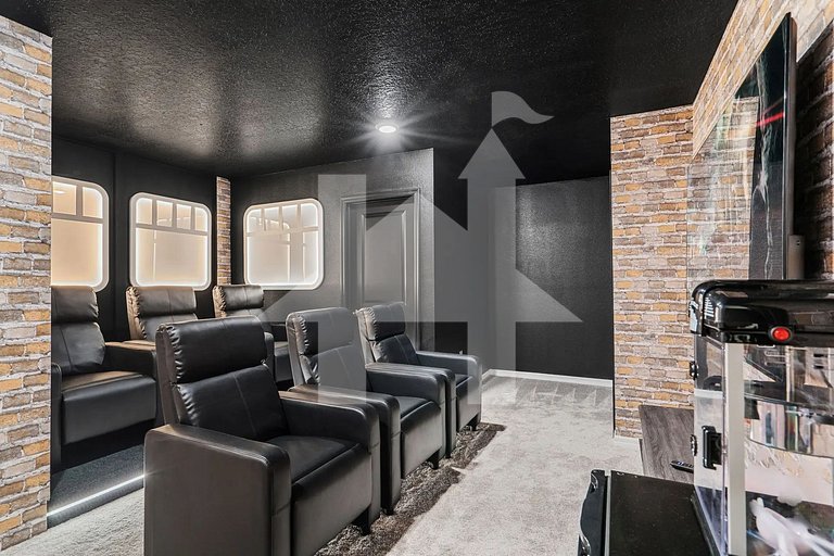 Luxury 10BR w/ Pool, Theater & Game Room