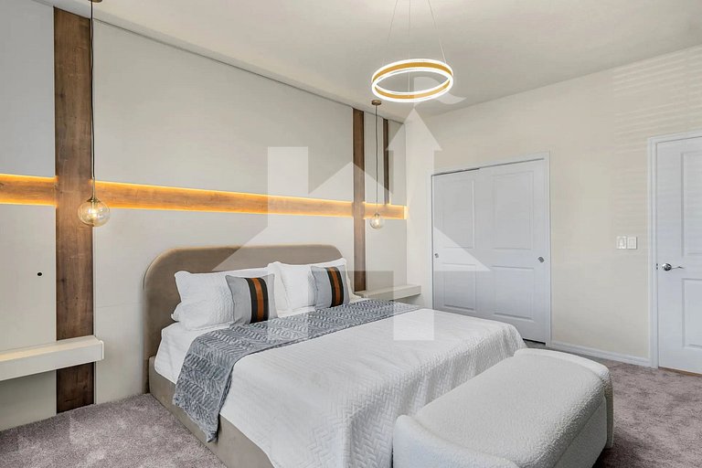 Casa de Luxo 10Q c/ Piscina, Cinema e Game Room