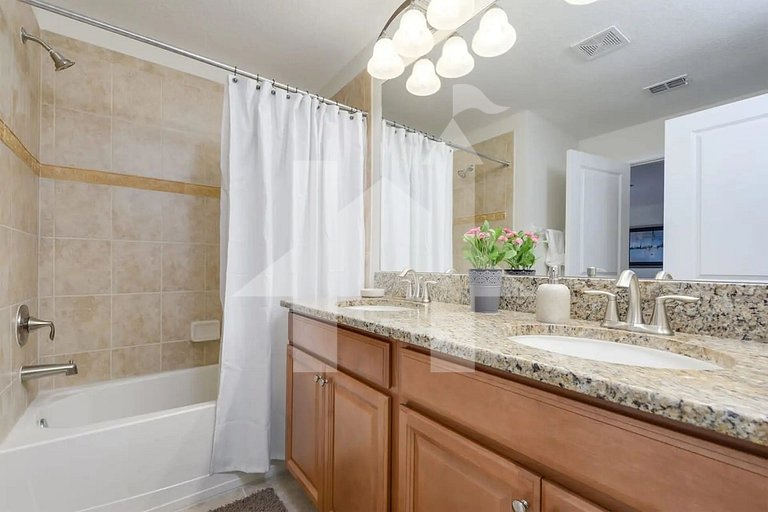 Vacation Home Near Disney, 4 bedrooms