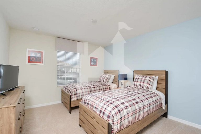 Vacation Home Near Disney, 4 bedrooms