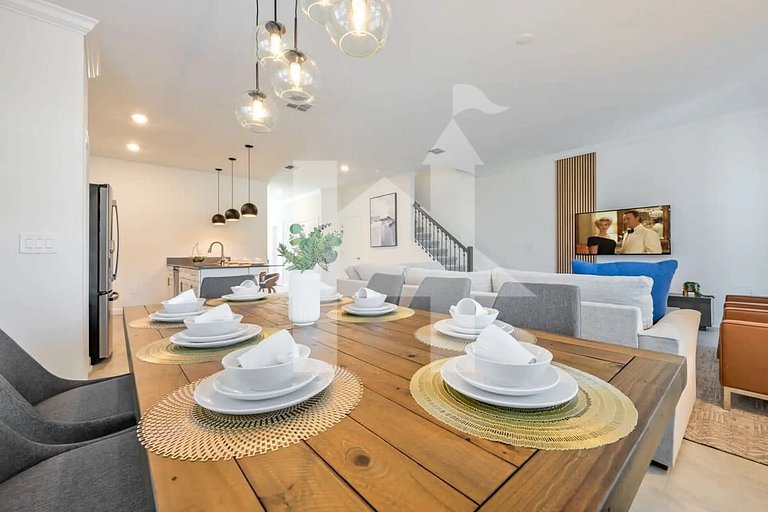 Vacation Home Near Disney, 5 bedrooms