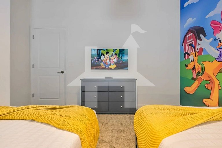 Vacation Home Near Disney, 5 bedrooms