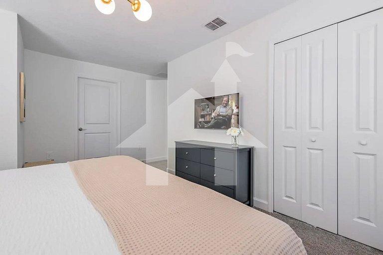 Vacation Home Near Disney, 5 bedrooms