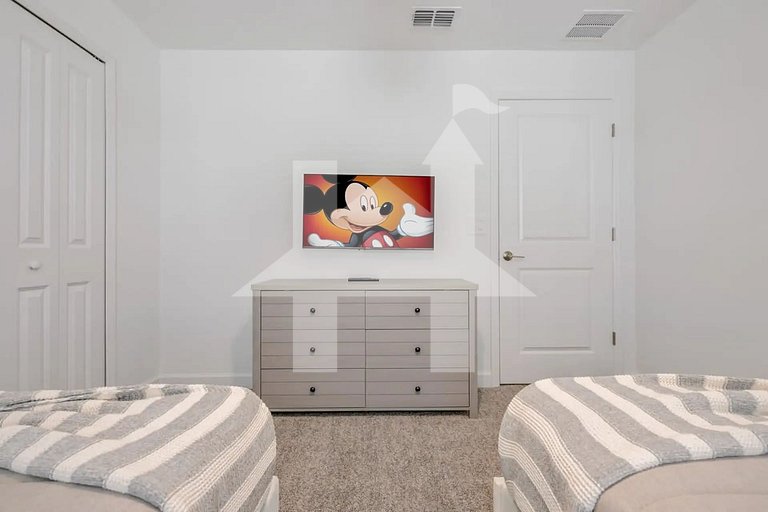 Vacation Home Near Disney, 5 bedrooms