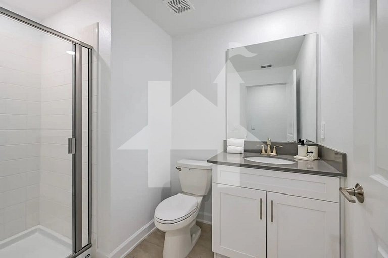 Vacation Home Near Disney, 5 bedrooms