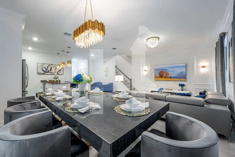 Vacation Home Near Disney, 5 bedrooms