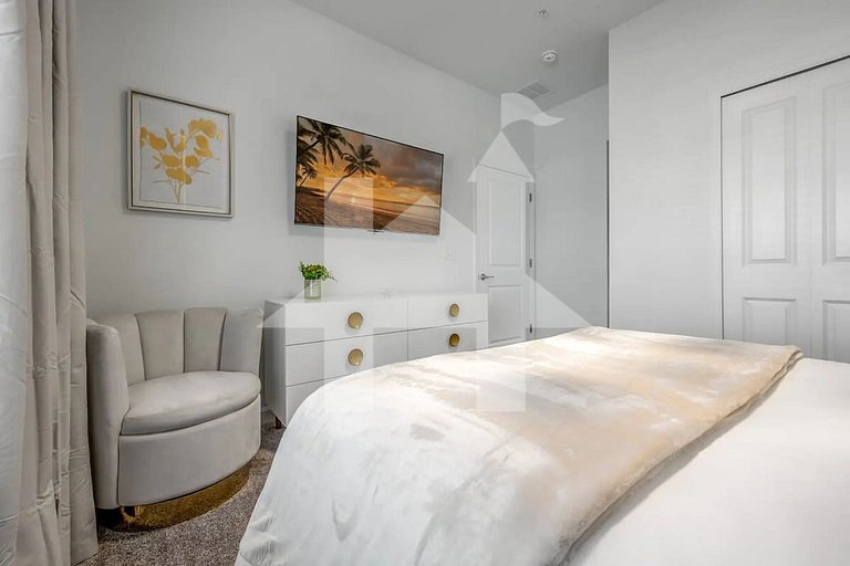 Vacation Home Near Disney, 5 bedrooms