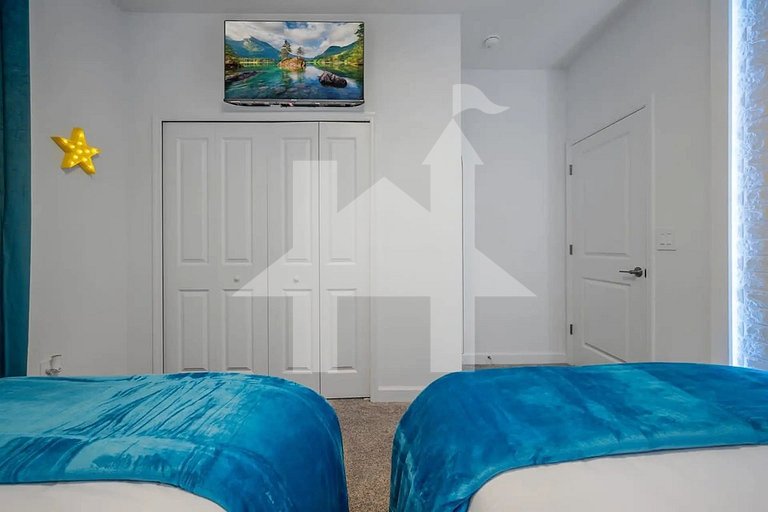 Vacation Home Near Disney, 5 bedrooms