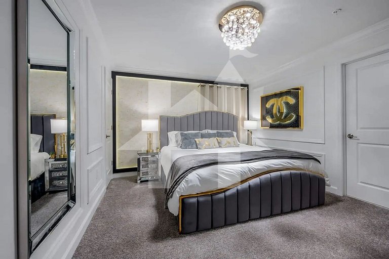 Vacation Home Near Disney, 5 bedrooms
