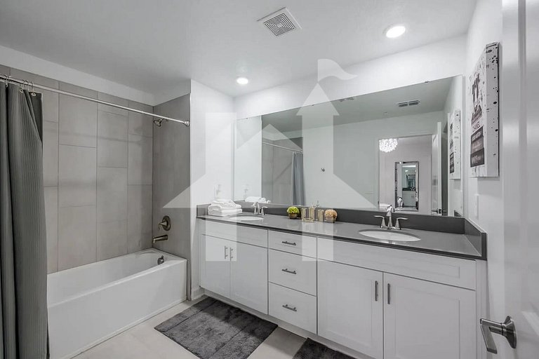 Vacation Home Near Disney, 5 bedrooms