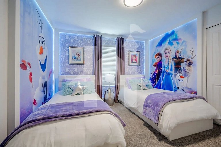 Vacation Home Near Disney, 5 bedrooms