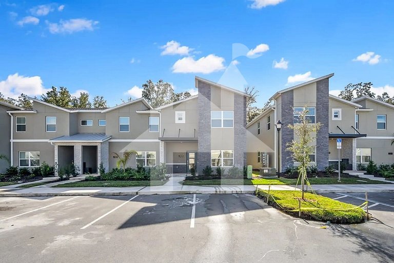 Vacation Home Near Disney, 5 bedrooms