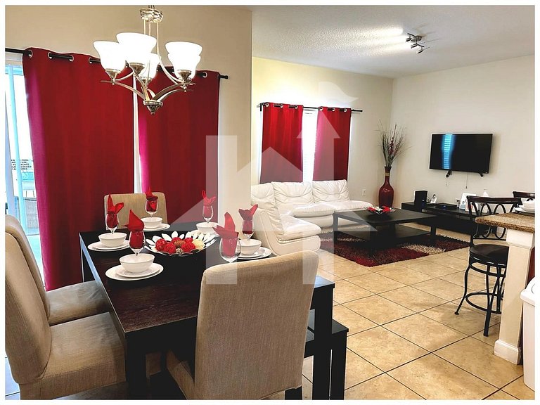 Vacation Home Near Disney, 4 bedrooms