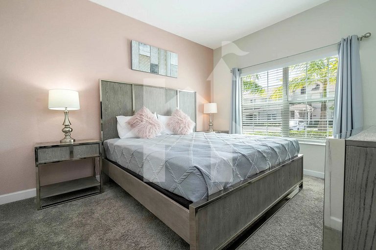 Vacation Home Near Disney, 4 bedrooms