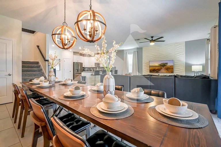 Vacation Home Near Disney, 9 bedrooms