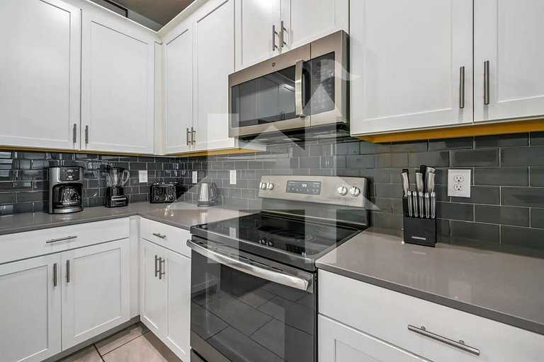 Vacation Home Near Disney, 9 bedrooms