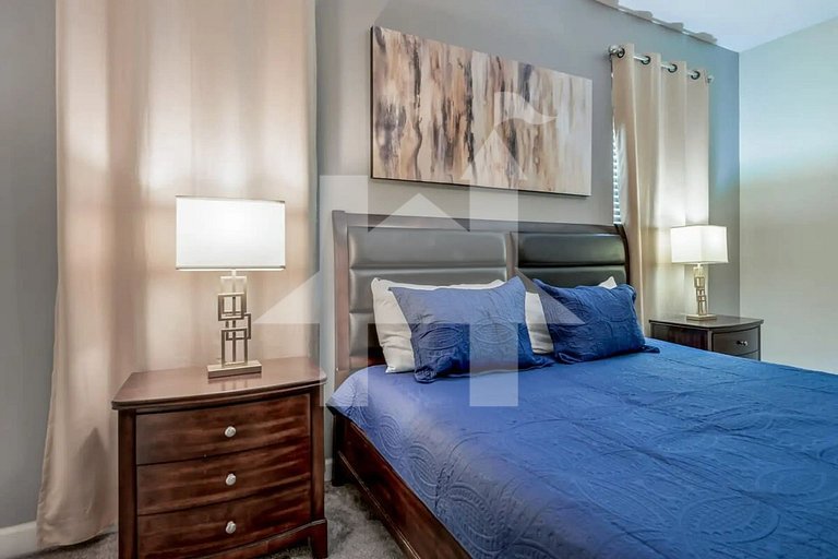 Vacation Home Near Disney, 9 bedrooms