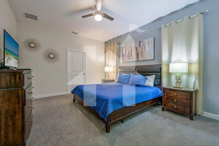 Vacation Home Near Disney, 9 bedrooms