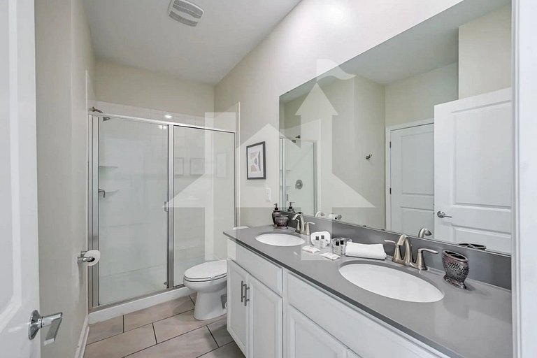 Vacation Home Near Disney, 9 bedrooms