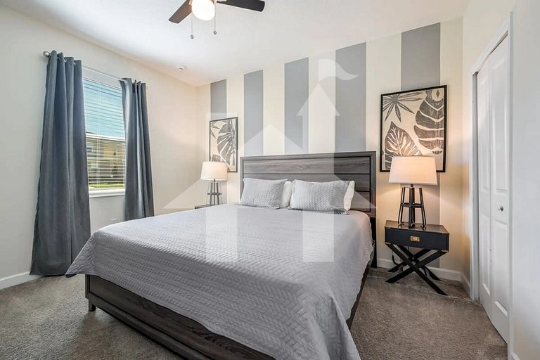 Vacation Home Near Disney, 9 bedrooms