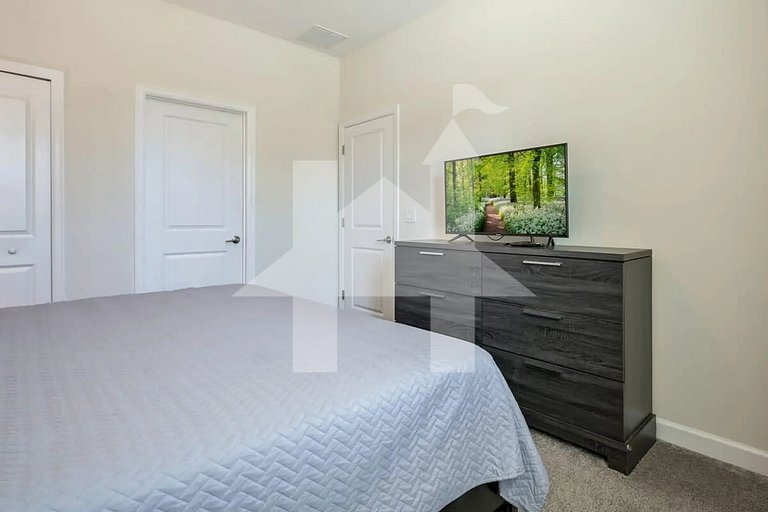 Vacation Home Near Disney, 9 bedrooms