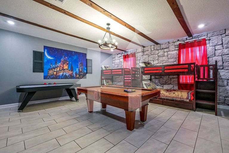 Vacation Home Near Disney, 9 bedrooms