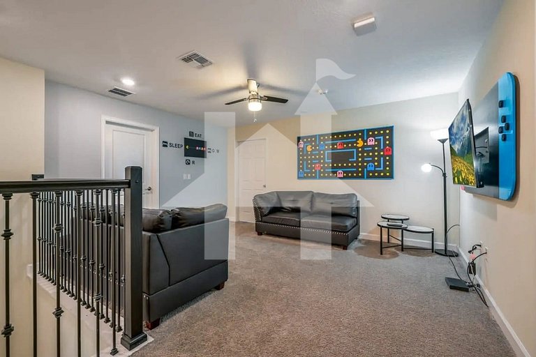 Vacation Home Near Disney, 9 bedrooms