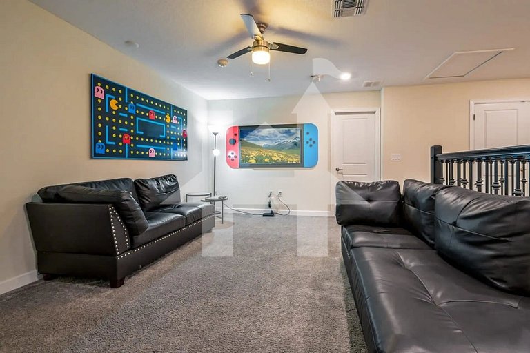 Vacation Home Near Disney, 9 bedrooms