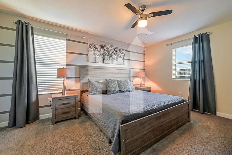 Vacation Home Near Disney, 9 bedrooms