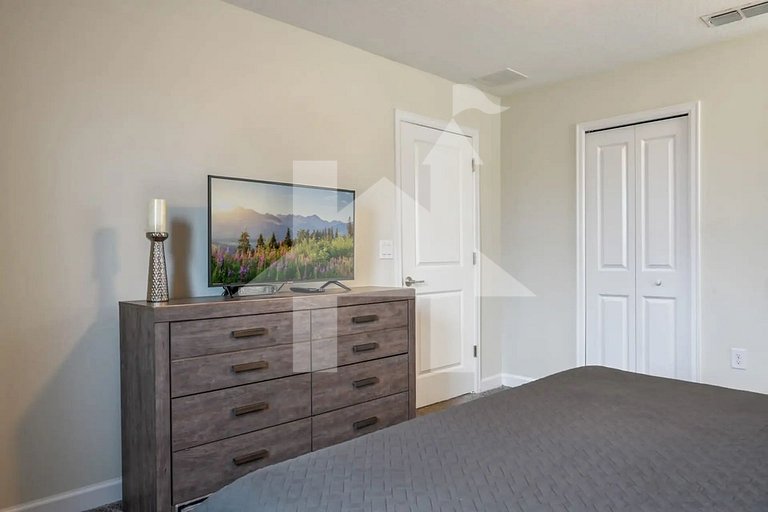Vacation Home Near Disney, 9 bedrooms