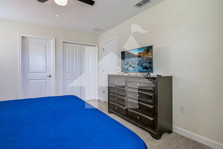 Vacation Home Near Disney, 9 bedrooms