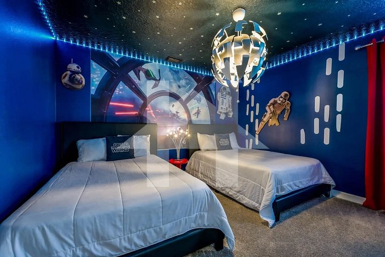 Vacation Home Near Disney, 9 bedrooms