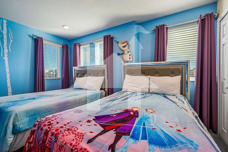 Vacation Home Near Disney, 9 bedrooms
