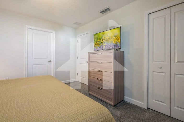 Vacation Home Near Disney, 9 bedrooms