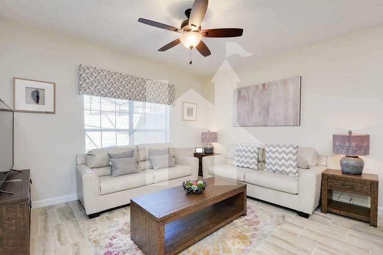 Vacation Home Near Disney, 4 bedrooms