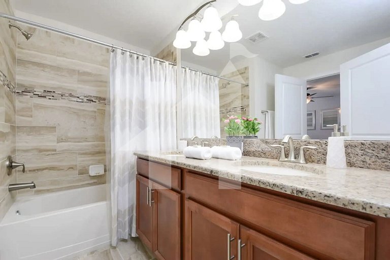 Vacation Home Near Disney, 4 bedrooms