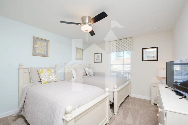 Vacation Home Near Disney, 4 bedrooms