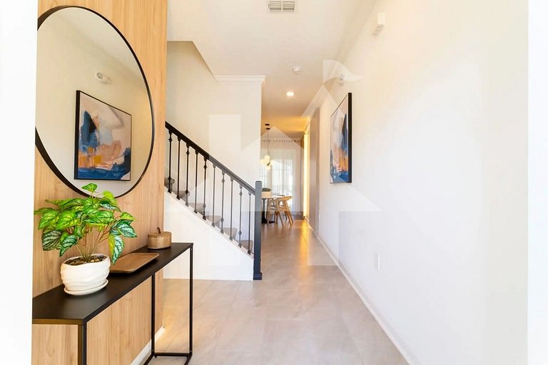 Vacation Home Near Disney, 4 bedrooms