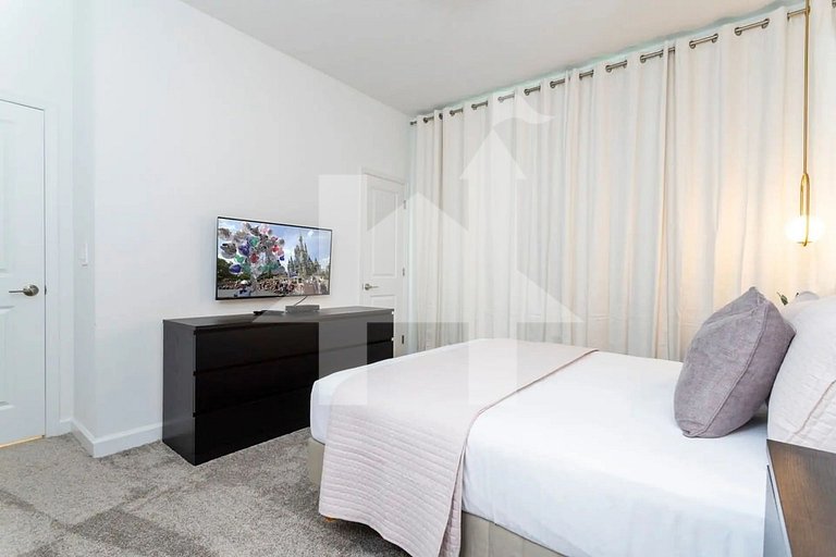 Vacation Home Near Disney, 4 bedrooms