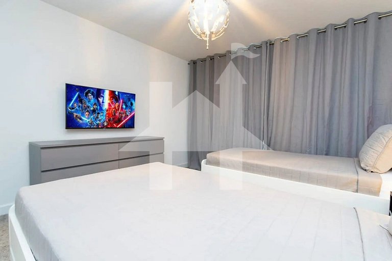 Vacation Home Near Disney, 4 bedrooms