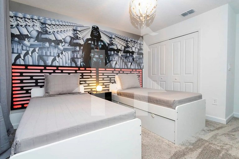 Vacation Home Near Disney, 4 bedrooms