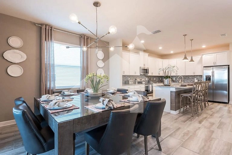 Vacation Home Near Disney, 6 bedrooms