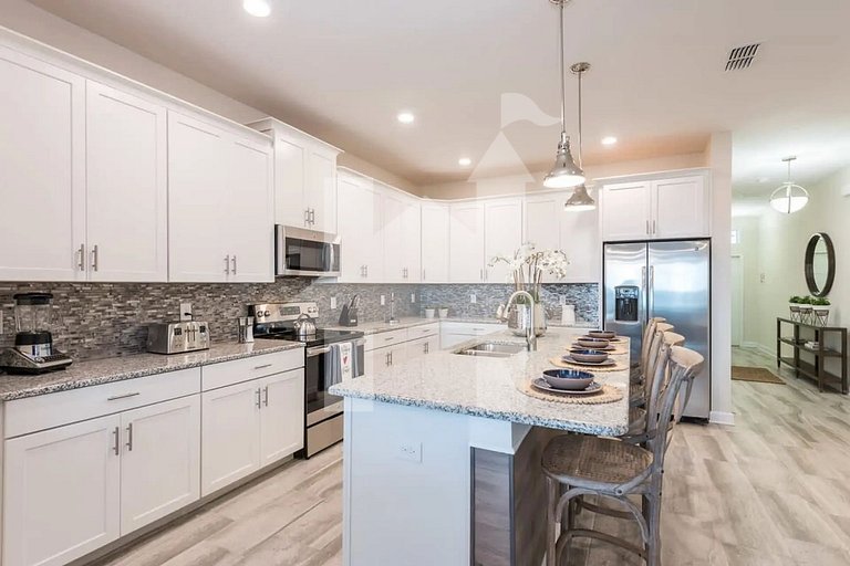 Vacation Home Near Disney, 6 bedrooms