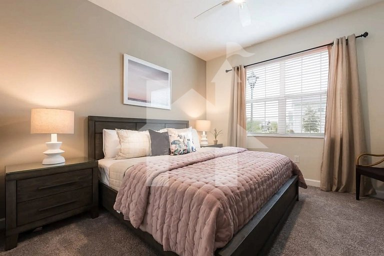 Vacation Home Near Disney, 6 bedrooms