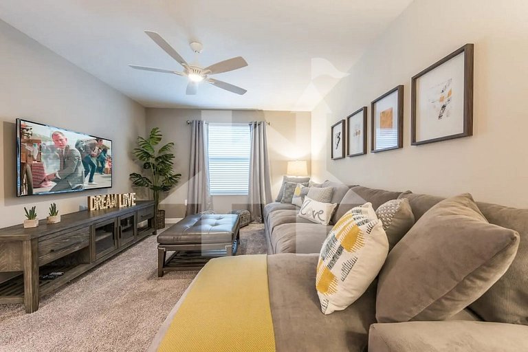 Vacation Home Near Disney, 6 bedrooms