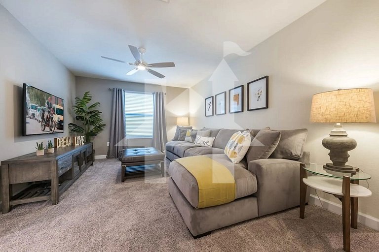 Vacation Home Near Disney, 6 bedrooms