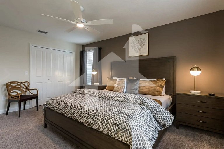 Vacation Home Near Disney, 6 bedrooms